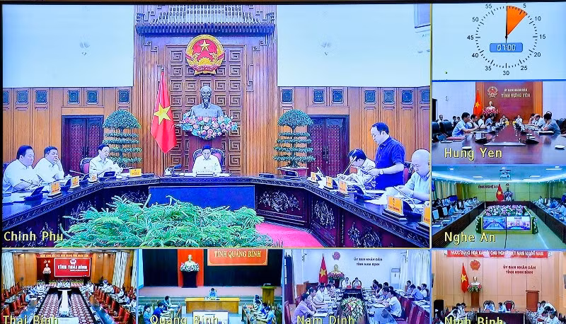 Cuộc họp diễn ra tại Văn phòng Chính phủ và trực tuyến đến 6 tỉnh, thành phố. Cuộc họp diễn ra tại Văn phòng Chính phủ và trực tuyến đến 6 tỉnh, thành phố.