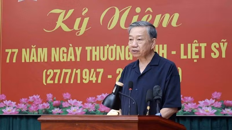 Chủ tịch nước Tô Lâm phát biểu, động viên các thương bệnh binh. (Ảnh: Nhan Sáng-TTXVN)