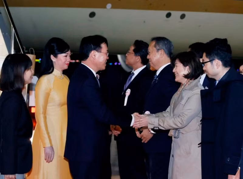 Lễ đón Chủ tịch nước Võ Văn Thưởng và Phu nhân tại sân bay Haneda, thủ đô Tokyo. (Ảnh: Thống Nhất/TTXVN)