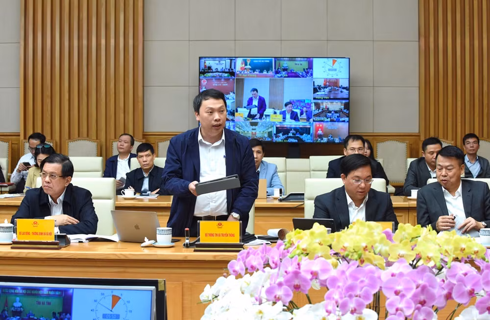 Đại diện lãnh đạo Bộ Thông tin và Truyền thông phát biểu. Đại diện lãnh đạo Bộ Thông tin và Truyền thông phát biểu.