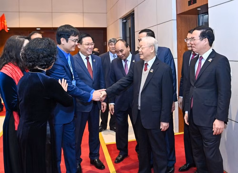 Tổng Bí thư Nguyễn Phú Trọng, Chủ tịch nước Nguyễn Xuân Phúc, Chủ tịch Quốc hội Vương Đình Huệ, Thường trực Ban Bí thư Võ Văn Thưởng và các đại biểu dự đại hội. Tổng Bí thư Nguyễn Phú Trọng, Chủ tịch nước Nguyễn Xuân Phúc, Chủ tịch Quốc hội Vương Đình Huệ, Thường trực Ban Bí thư Võ Văn Thưởng và các đại biểu dự đại hội.