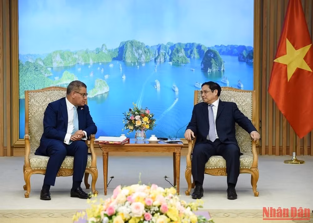 Thủ tướng Phạm Minh Chính tiếp ông Alok Kumar Sharma. Thủ tướng Phạm Minh Chính tiếp ông Alok Kumar Sharma.
