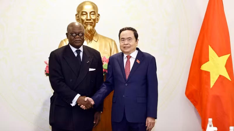 Chủ tịch Quốc hội Trần Thanh Mẫn tiếp Phó Chủ tịch thứ nhất Quốc hội Cameroon, Chủ tịch Liên minh Nghị viện Pháp ngữ (APF) ngữ Hilarion Etong. Ảnh: Doãn Tấn – TTXVN