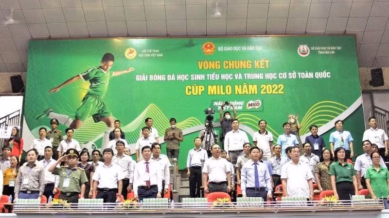 Các đại biểu dự lễ khai mạc vòng chung kết Giải Bóng đá học sinh tiểu học và trung học cơ sở toàn quốc Cup Milo năm 2022.