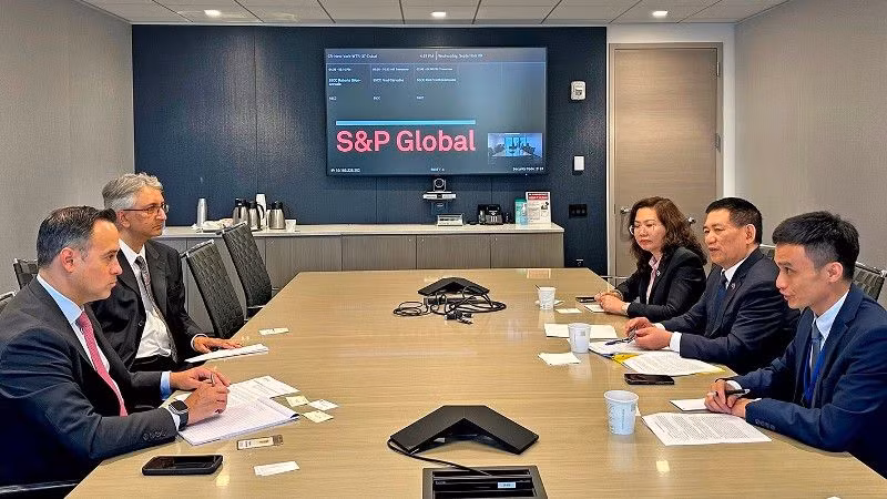Bộ trưởng Hồ Đức Phớc làm việc với Tổ chức xếp hạng tín nhiệm Standard & Poor's Global Ratings (S&P). 