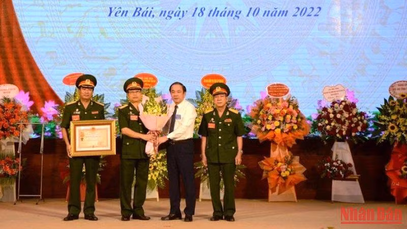 Hội Cựu chiến binh tỉnh Yên Bái đón nhận Huân chương Độc lập hạng Ba. 