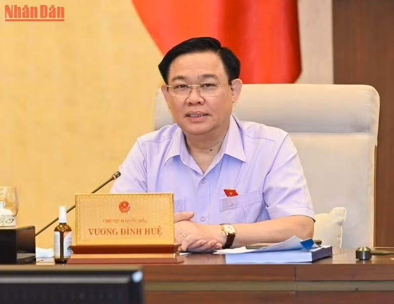 Chủ tịch Quốc hội Vương Đình Huệ phát biểu ý kiến thảo luận tại phiên họp. (Ảnh: Duy Linh)