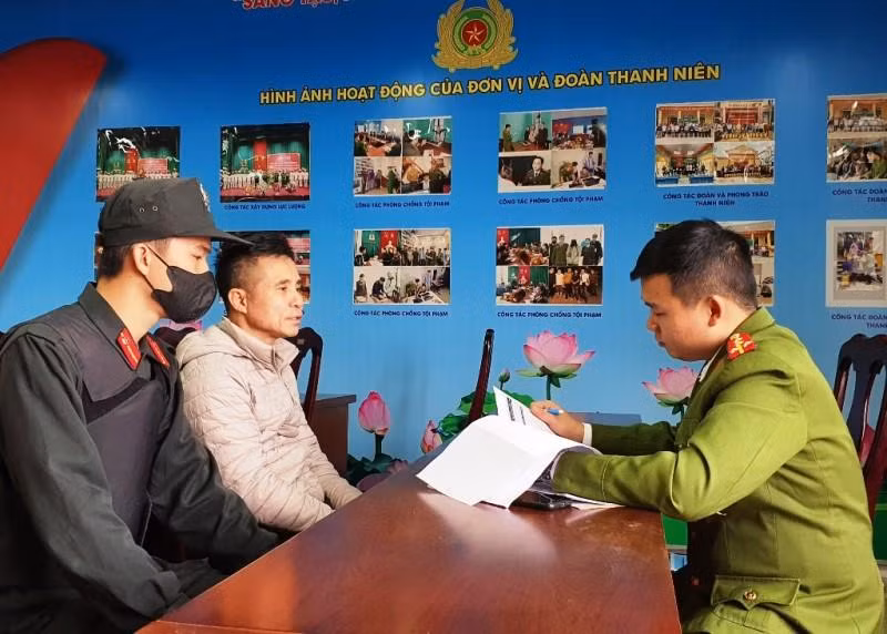 Đối tượng Nguyễn Văn Sỹ tại thời điểm bị bắt giữ. Đối tượng Nguyễn Văn Sỹ tại thời điểm bị bắt giữ.