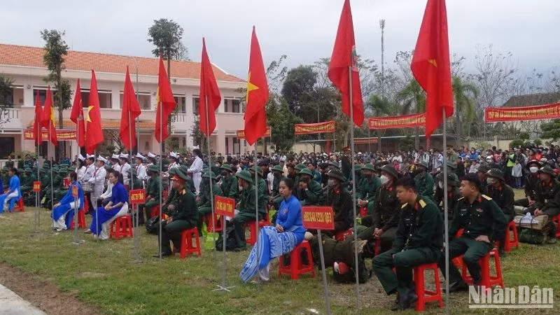 Hơn 2.600 thanh niên Bình Định hăng hái lên đường nhập ngũ 