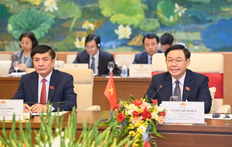 Chủ tịch Quốc hội Vương Đình Huệ phát biểu tại buổi hội kiến. (Ảnh: DUY LINH)