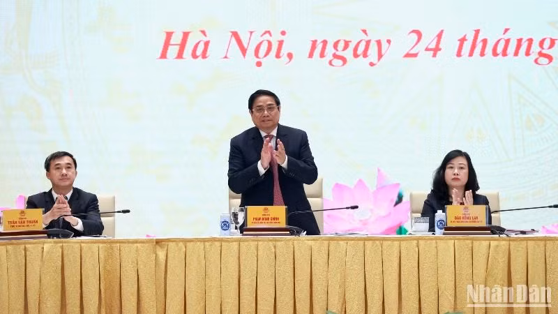 Thủ tướng Phạm Minh Chính dự và chỉ đạo hội nghị.