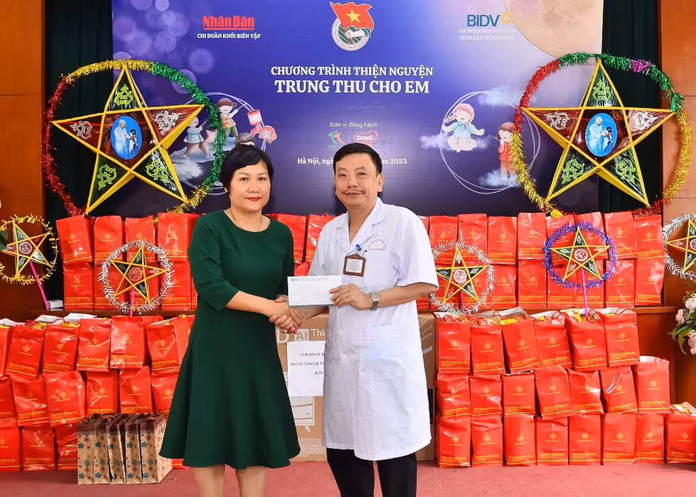 [Ảnh] Trung thu yêu thương cùng các em thiếu nhi tại Bệnh viện Phục hồi chức năng Hà Nội ảnh 5