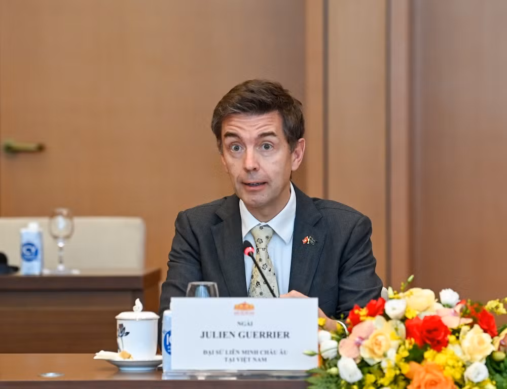 Đại sứ EU tại Việt Nam Julien Guerrier phát biểu tại cuộc tiếp. Đại sứ EU tại Việt Nam Julien Guerrier phát biểu tại cuộc tiếp.