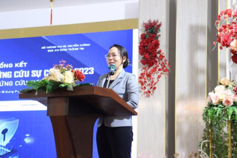 Bà Huỳnh Thị Diễm Ngọc - Tỉnh ủy viên, Phó Chủ tịch UBND tỉnh Sóc Trăng cho biết việc triển khai diễn tập đóng vai trò quan trọng đối với việc bảo đảm an toàn thông tin trên toàn tỉnh. Bà Huỳnh Thị Diễm Ngọc - Tỉnh ủy viên, Phó Chủ tịch UBND tỉnh Sóc Trăng cho biết việc triển khai diễn tập đóng vai trò quan trọng đối với việc bảo đảm an toàn thông tin trên toàn tỉnh.