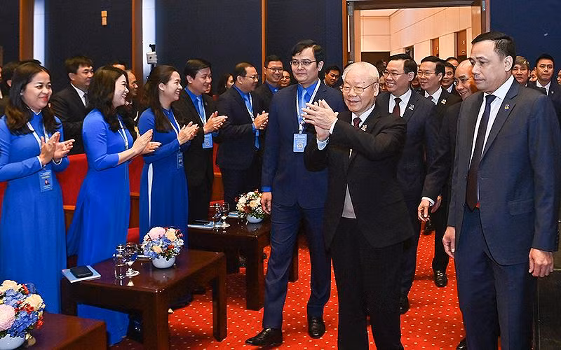 Tổng Bí thư Nguyễn Phú Trọng và các đồng chí lãnh đạo Đảng, Nhà nước dự đại hội. Tổng Bí thư Nguyễn Phú Trọng và các đồng chí lãnh đạo Đảng, Nhà nước dự đại hội.