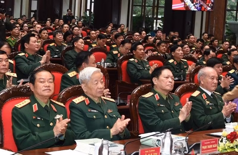 Các đại biểu dự Hội thảo kỷ niệm 50 năm chiến thắng “Hà Nội - Điện Biên Phủ trên không”. (Ảnh: Phú Sơn)