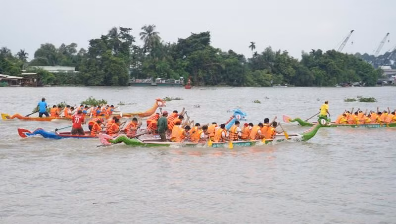 Các đội tham dự Giải đua thuyền truyền thống mở rộng thành phố Thủ Dầu Một năm 2022. Các đội tham dự Giải đua thuyền truyền thống mở rộng thành phố Thủ Dầu Một năm 2022.