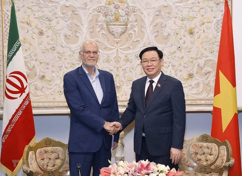 Chủ tịch Quốc hội Vương Đình Huệ tiếp Chủ tịch Hội hữu nghị Iran-Việt Nam. (Ảnh: Doãn Tấn/TTXVN) Chủ tịch Quốc hội Vương Đình Huệ tiếp Chủ tịch Hội hữu nghị Iran-Việt Nam. (Ảnh: Doãn Tấn/TTXVN)