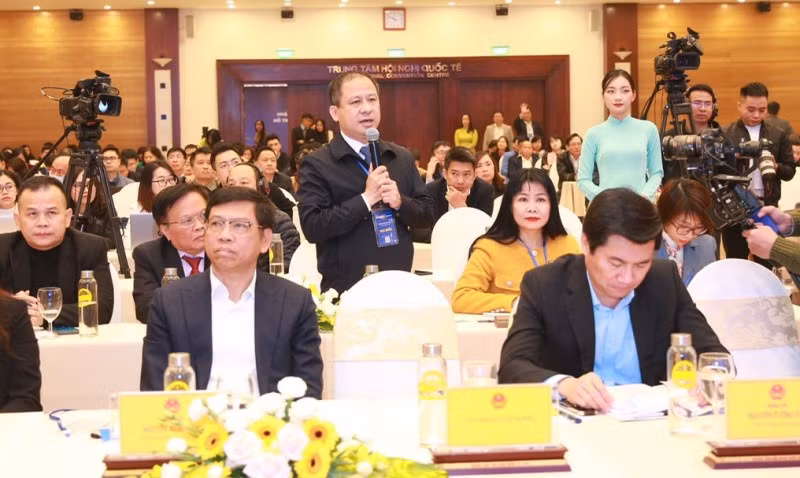 Ông Nguyễn Công Hùng, Phó Chủ tịch Hiệp hội vận tải ô-tô Việt Nam phát biểu.