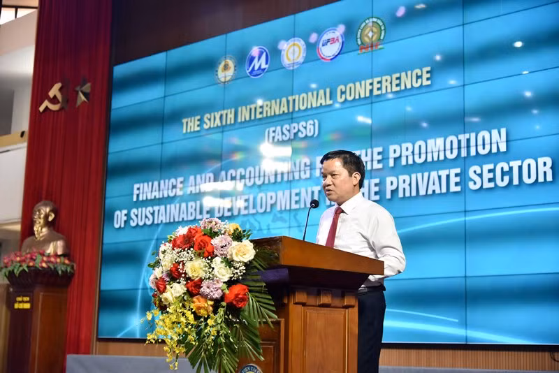 PGS,TS Nguyễn Mạnh Thiều phát biểu đề dẫn hội thảo. PGS,TS Nguyễn Mạnh Thiều phát biểu đề dẫn hội thảo.