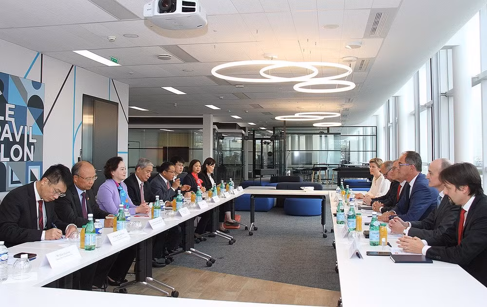 Bộ trưởng Phạm Thị Thanh Trà thăm và làm việc tại Eurogroup Consulting. (Ảnh: Khải Hoàn) Bộ trưởng Phạm Thị Thanh Trà thăm và làm việc tại Eurogroup Consulting. (Ảnh: Khải Hoàn)
