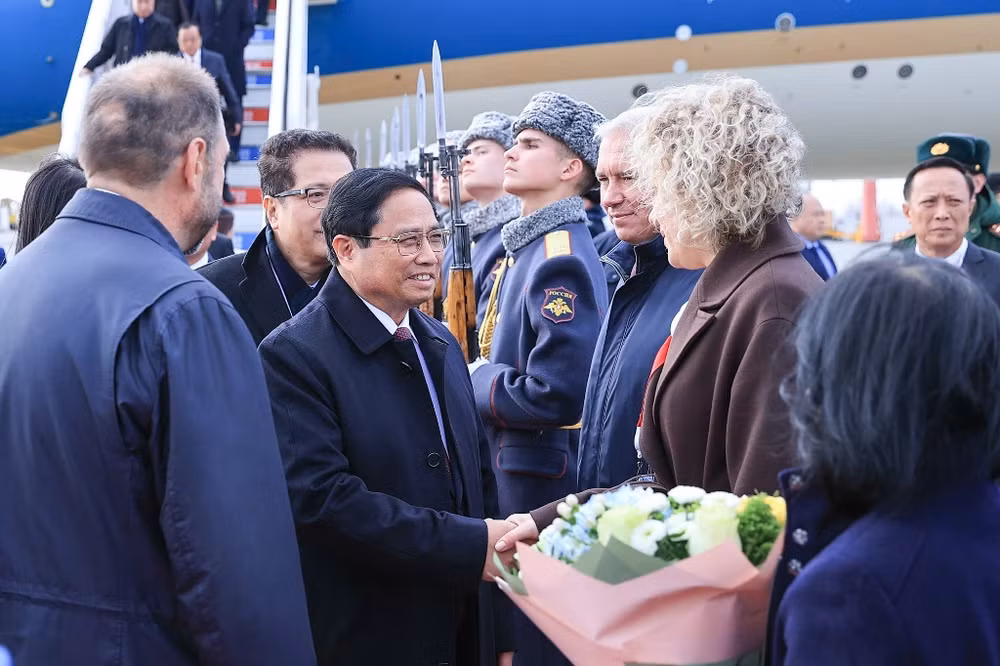 Các quan chức Liên bang Nga đón Thủ tướng Phạm Minh Chính tại sân bay quốc tế Kazan. Các quan chức Liên bang Nga đón Thủ tướng Phạm Minh Chính tại sân bay quốc tế Kazan.
