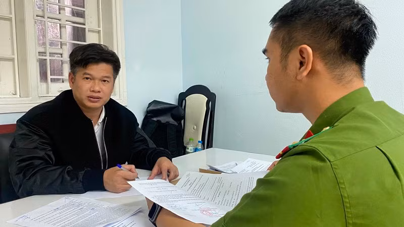 Đối tượng Đào Nguyên Nghị tại cơ quan điều tra. (Ảnh: Công an cung cấp)