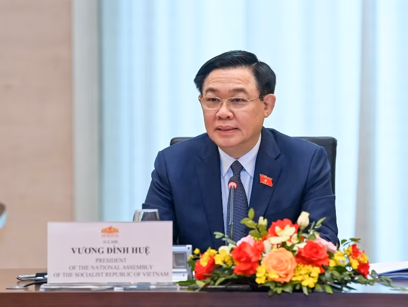 Chủ tịch Quốc hội Vương Đình Huệ giải đáp thắc mắc, kiến nghị của các doanh nghiệp USABC tại cuộc làm việc. (Ảnh: DUY LINH) Chủ tịch Quốc hội Vương Đình Huệ giải đáp thắc mắc, kiến nghị của các doanh nghiệp USABC tại cuộc làm việc. (Ảnh: DUY LINH)