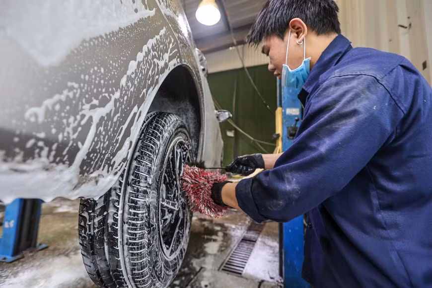 [Ảnh] Dân Hà Nội chi tiền triệu "làm đẹp" ô-tô đón tết Nguyên đán ảnh 14