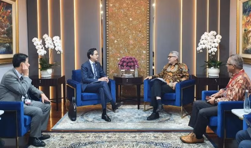 Thứ trưởng Ngoại giao Đỗ Hùng Việt làm việc với Thứ trưởng Ngoại giao Indonesia Abdul Kadir Jailani.