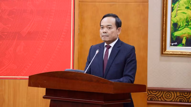 Đồng chí Trần Lưu Quang phát biểu chúc mừng và giao nhiệm vụ cho các tân Phó Trưởng Ban.