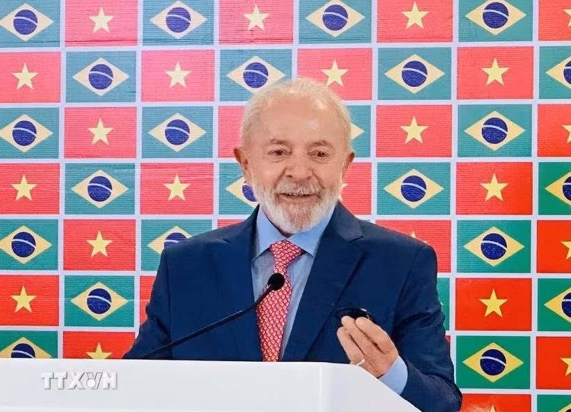 Tổng thống nước Cộng hòa Liên bang Brazil Luiz Inácio Lula da Silva phát biểu tại họp báo. (Ảnh: Việt Đức/TTXVN)