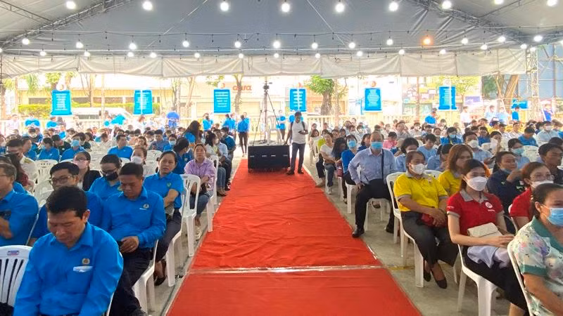 Đông đảo công nhân tham gia Tháng Công nhân.