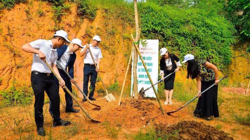 Lễ phát động chung tay xanh hóa học đường năm học 2022.