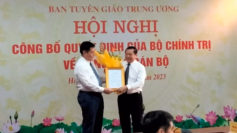 Bộ Chính trị quyết định bổ nhiệm Chủ tịch Hội đồng Khoa học các cơ quan Đảng Trung ương