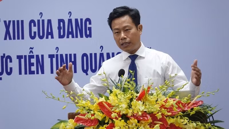 Giáo sư, Tiến sĩ Lê Quân, Giám đốc Đại học quốc gia Hà Nội trình bày tham luận tại hội thảo. Giáo sư, Tiến sĩ Lê Quân, Giám đốc Đại học quốc gia Hà Nội trình bày tham luận tại hội thảo.