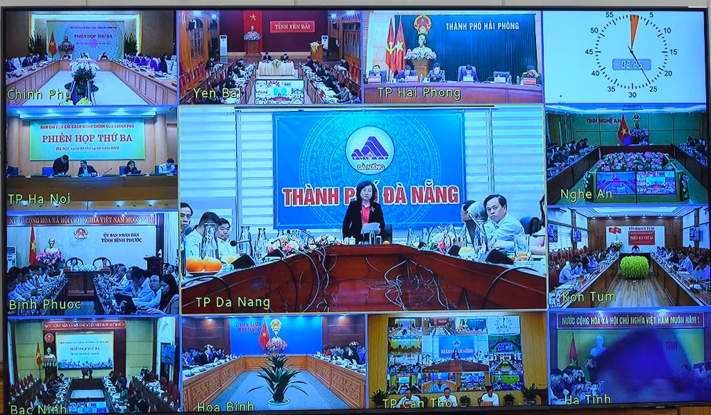Đại diện lãnh đạo thành phố Đà Nẵng phát biểu tại điểm cầu Đà Nẵng. Đại diện lãnh đạo thành phố Đà Nẵng phát biểu tại điểm cầu Đà Nẵng.