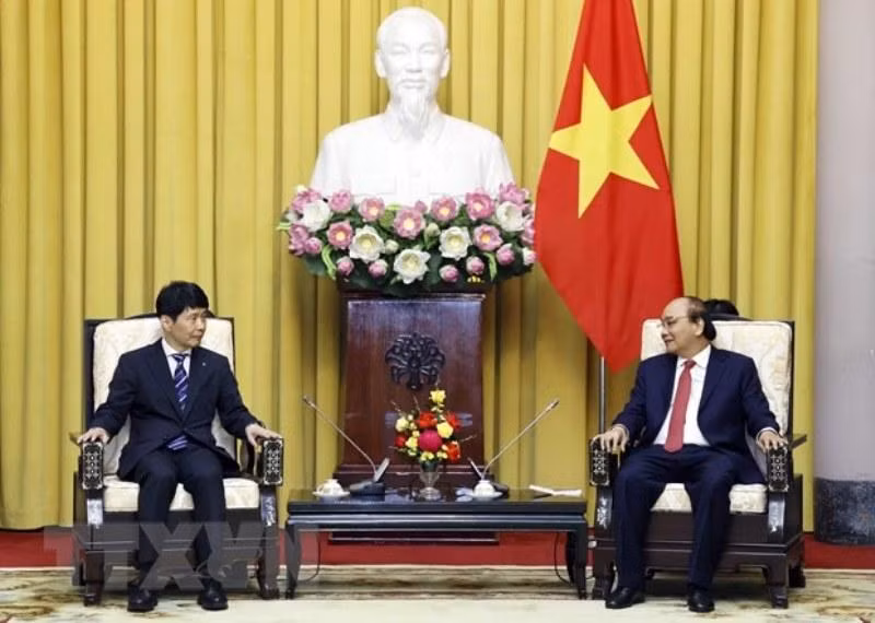 Chủ tịch nước Nguyễn Xuân Phúc tiếp Thống đốc tỉnh Gunma, Nhật Bản, Yamamoto Ichita. (Ảnh: Thống Nhất/TTXVN)