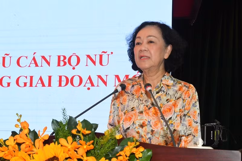 Đồng chí Trương Thị Mai phát biểu tại hội nghị. 
