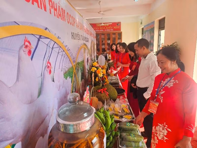 Giới thiệu sản phẩm đặc trưng của địa phương. Giới thiệu sản phẩm đặc trưng của địa phương.