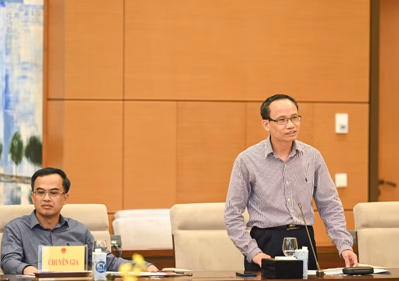 Tiến sĩ Cấn Văn Lực phát biểu ý kiến tại buổi làm việc. (Ảnh: Duy Linh)