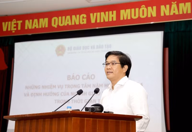 Đồng chí Thái Văn Tài, Vụ trưởng Vụ Giáo dục tiểu học, Bộ Giáo dục và Đào tạo, thông tin về nhiệm vụ năm học mới. Đồng chí Thái Văn Tài, Vụ trưởng Vụ Giáo dục tiểu học, Bộ Giáo dục và Đào tạo, thông tin về nhiệm vụ năm học mới.