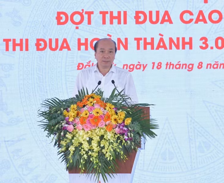 Lãnh đạo Ủy ban nhân dân tỉnh Đắk Lắk phát biểu ý kiến tại Lễ phát động.