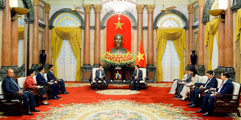 Quang cảnh buổi tiếp. Quang cảnh buổi tiếp.