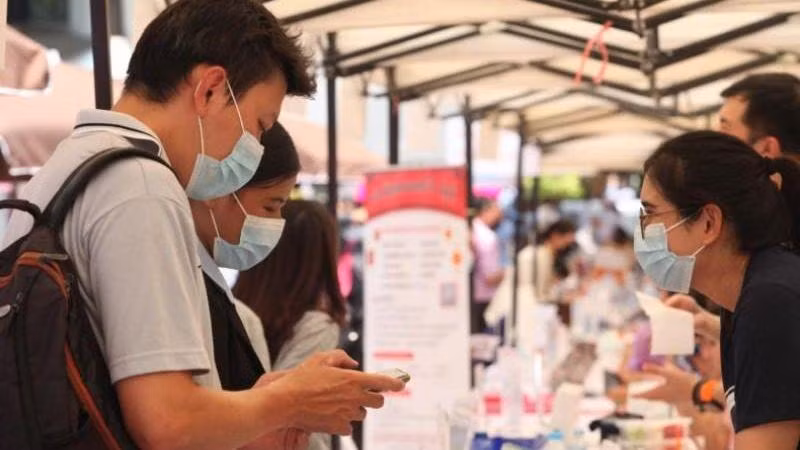 Người dân Thái Lan tại 1 hội chợ việc làm tổ chức tại Bangkok. (Ảnh: Bưu điện Bangkok)