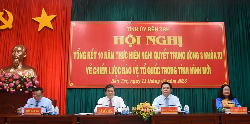 Lãnh đạo chủ trì Hội nghị tổng kết 10 năm thực hiện Nghị quyết Trung ương 8 khóa XI về chiến lực bảo vệ Tổ quốc trong tình hình mới. 