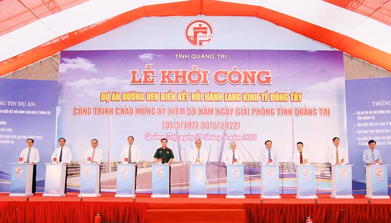 Lễ khởi công Dự án đường ven biển kết nối hành lang kinh tế đông-tây.