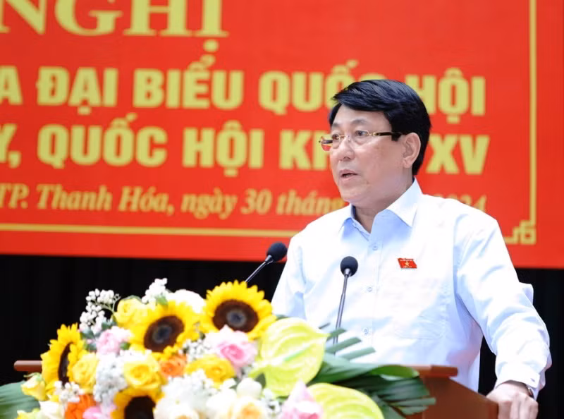 Đồng chí Lương Cường phát biểu tại buổi tiếp xúc cử tri thành phố Thanh Hóa.