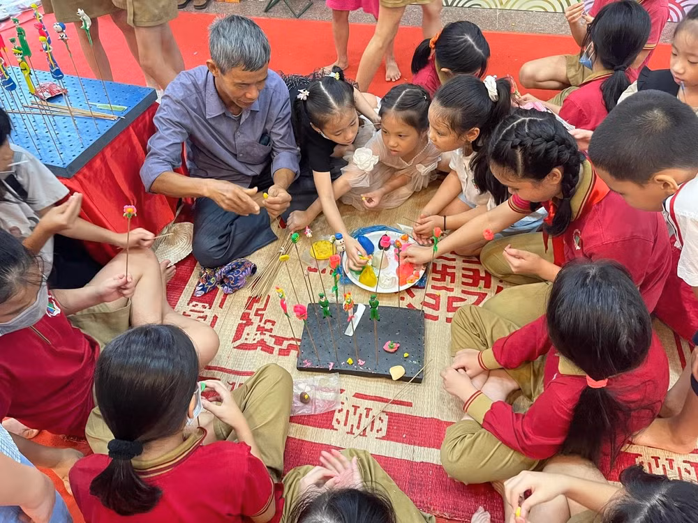 Vui tết trung thu tại Trung tâm Triển lãm văn hóa nghệ thuật Việt Nam. Vui tết trung thu tại Trung tâm Triển lãm văn hóa nghệ thuật Việt Nam.