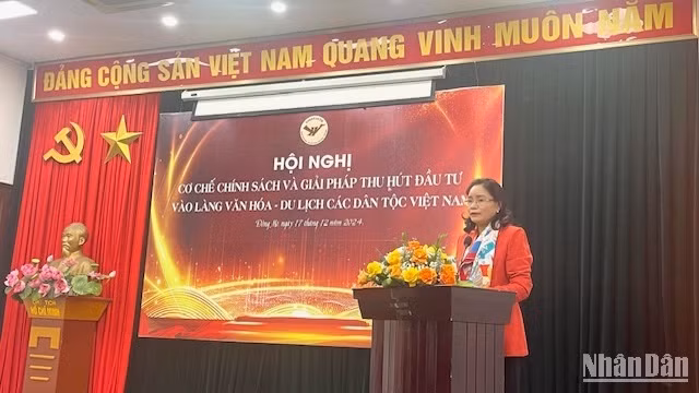Thứ trưởng Văn hóa, Du lịch và Thể thao Trịnh Thị Thủy phát biểu.